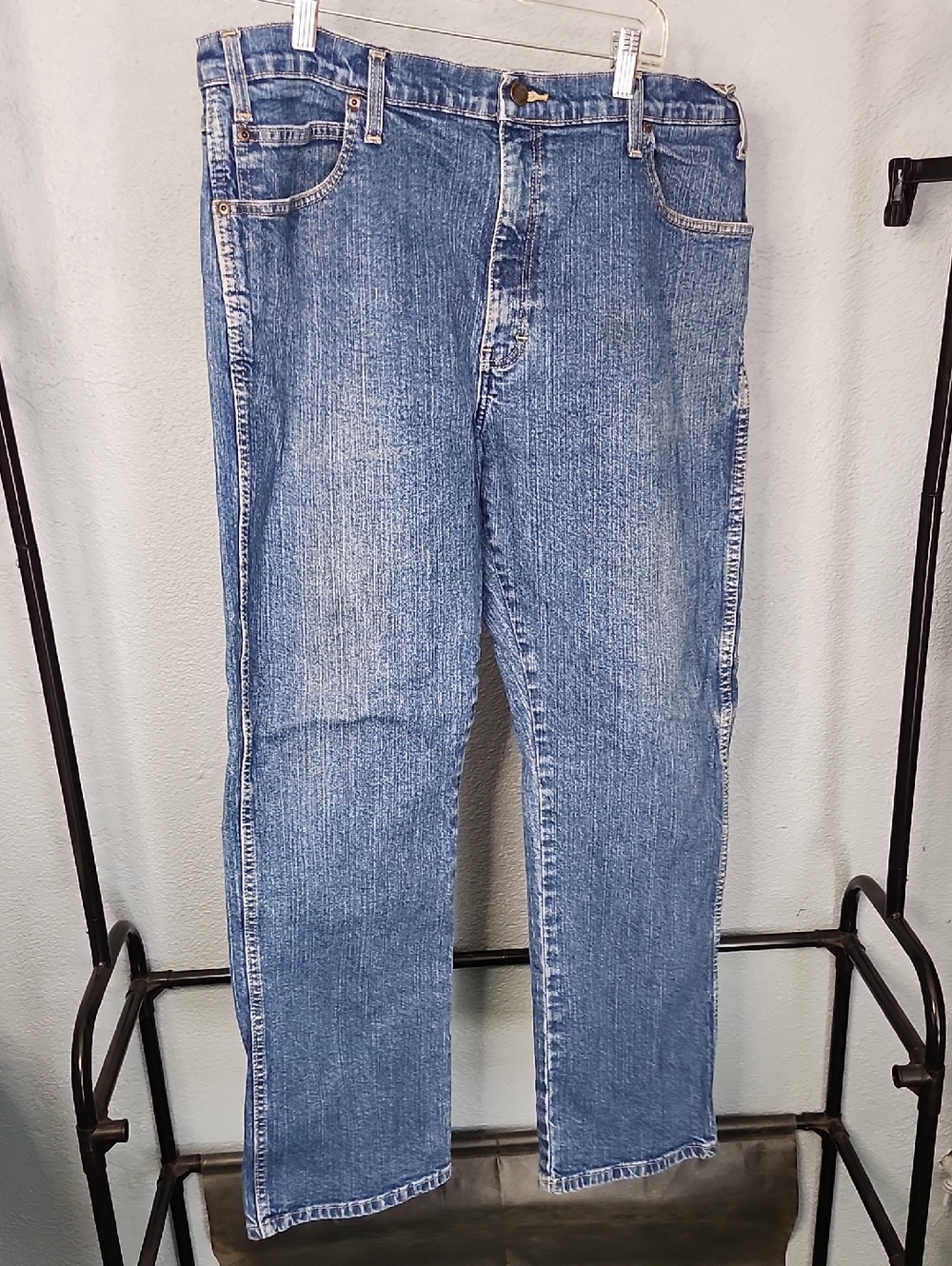 Classic Men's Blue Denim Jeans 38x30